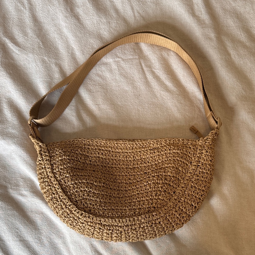 Uniqlo Stylish Tan Woven Shoulder/Crossbody Bag